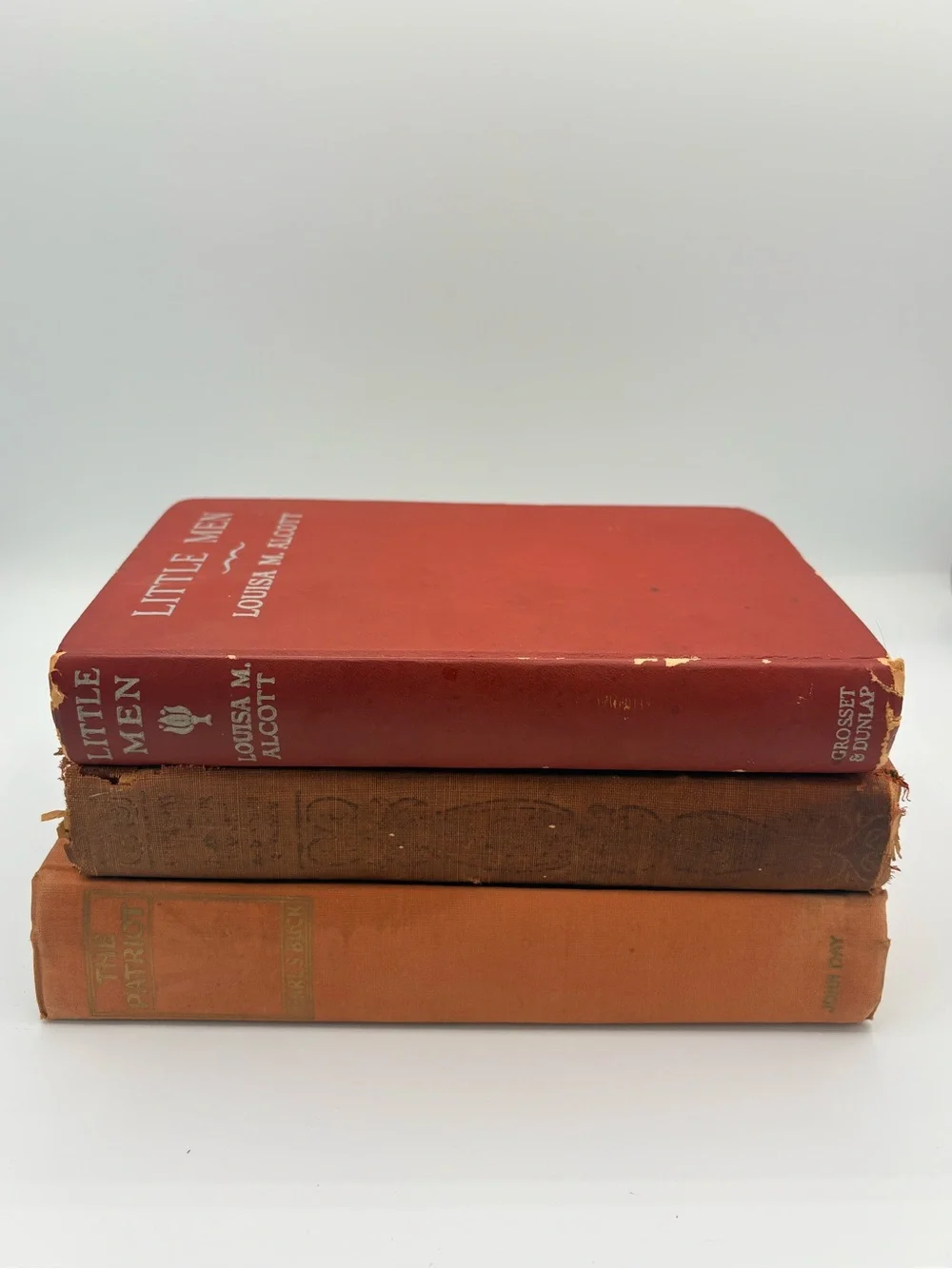 Vintage Classic Literature Books, 3, Louisa May Alcott, Pearl S.Buck, de Mep